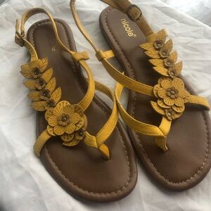 Sandals , used/good condition/size8